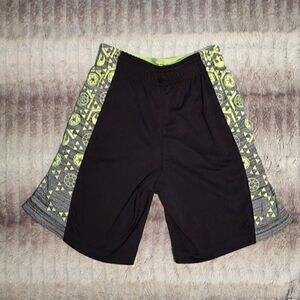 Star Wars Boys size 4 Black and neon Green Shorts